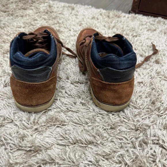 Men's Bullboxer Leather Sneakers. - Picture 2 of 4